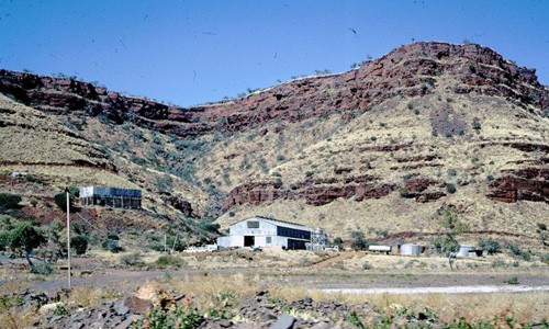 Wittenoom là  thị trấn ma nguy hiểm ở Australia. Vào khoảng 80 năm trước, Wittenoom là một thị trấn phát triển với nghề khai thác amiang xanh. 